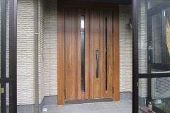 玄関風除室ドア交換後