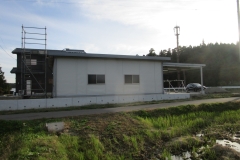 農業用倉庫4.5Hｘ6K＝27坪　軒高3.6ｍ　下屋5.46ｍ外壁：ウレタンパネル　屋根：折板化粧破風廻し-3
