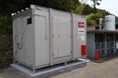 少量危険物倉庫　妻2.2ｍｘ桁3.85ｍ＝8.47㎡　軒高2.8ｍ外壁：ウレタンパネル　屋根：ガルバリウム鋼板