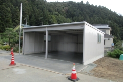 車庫5.9ｍｘ6.6ｍ＝39㎡　軒高2.5ｍ　外壁：鋼板パネル　　屋根折板-2