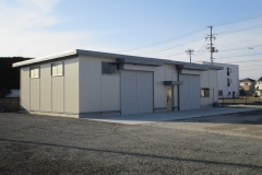 倉庫　5Hｘ10K＝50坪　軒高4ｍ　外壁：ウレタンパネル　屋根：折板・化粧破風廻し